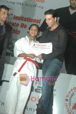 Akshay Kumar at Karate championships final in Andheri Sports Complex on 31st Oct 2010 (28).JPG